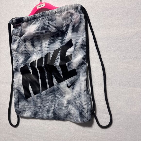 Nike Drawstring Bag Black and White Sportwear Gym Bag Sack - Picture 2 of 5